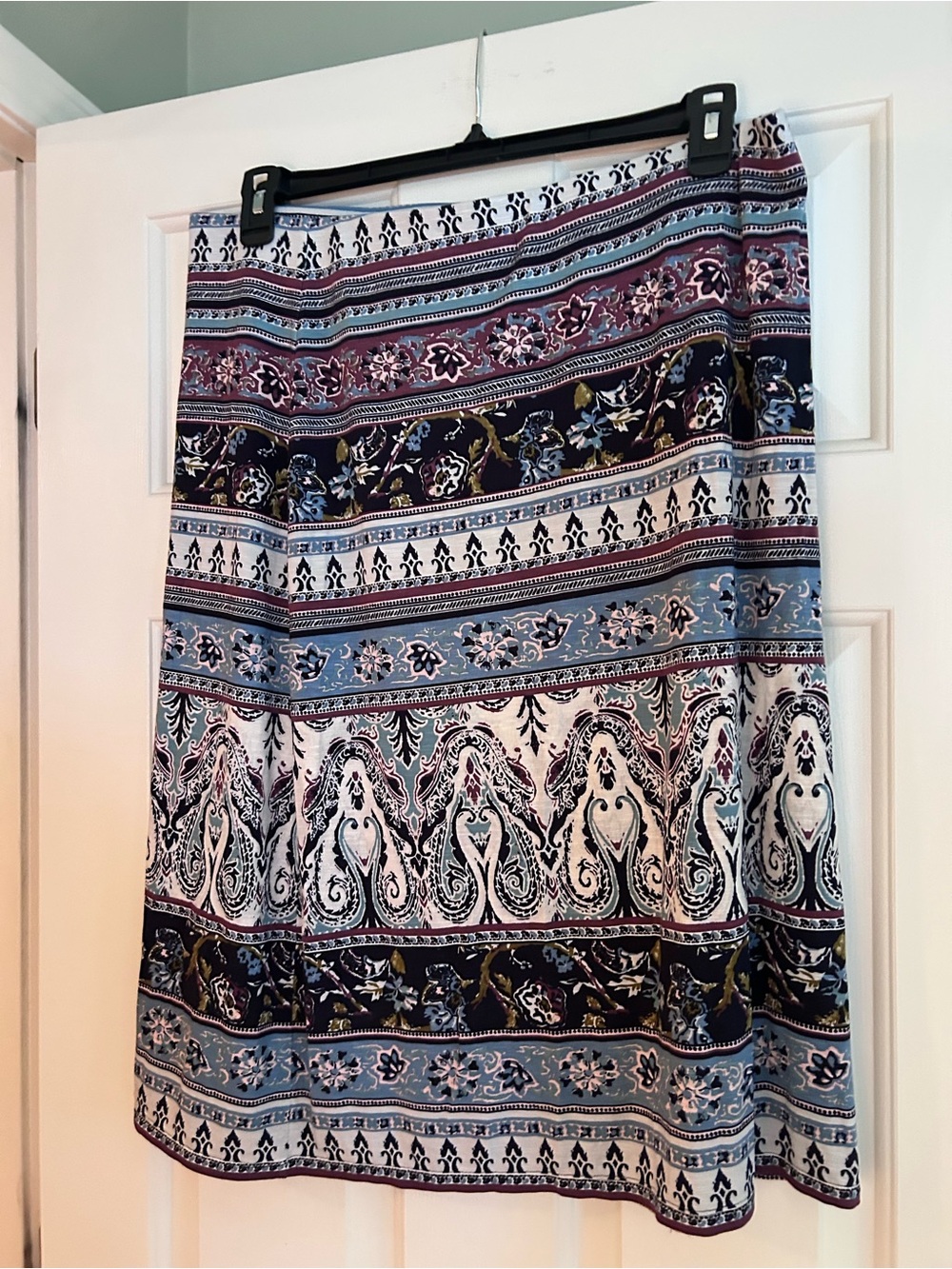 J. Jill Skirt in Navy, Light Blue and White with Maroon Accents Sz L
